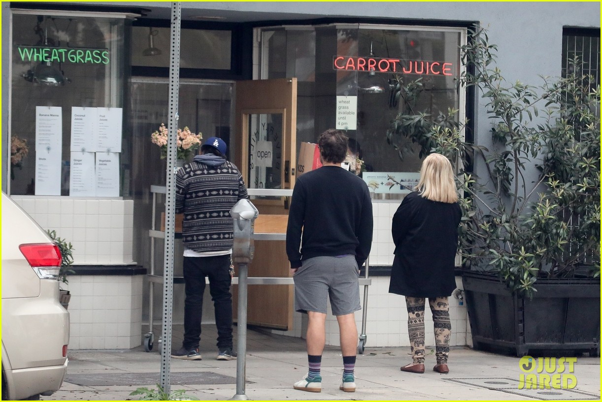 Pedro Pascal All Smiles Out While Out on Juice Run in L.A.: Photo ...