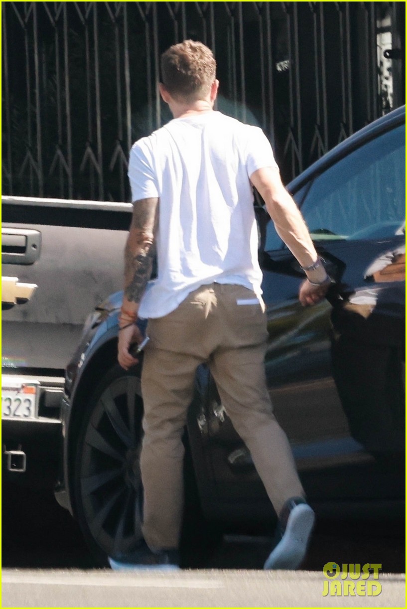 ryan phillippe out grocery shopping 044919216
