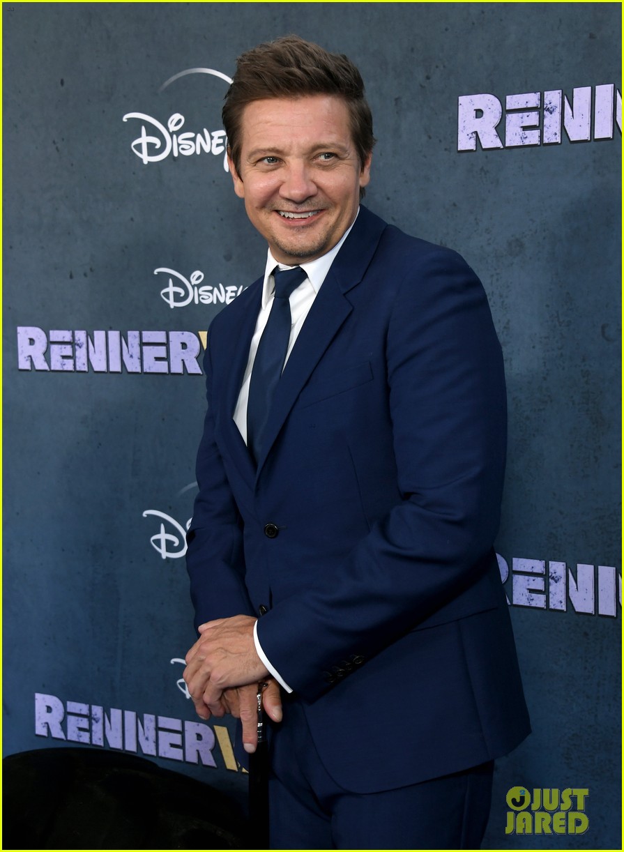 Jeremy Renner Returns To Red Carpet For 'Rennervations' Premiere Just 3(02)