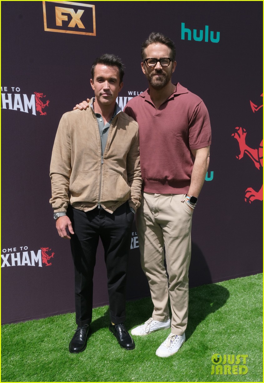 Ryan Reynolds and Rob McElhenney Light Up the Red Carpet at 'Welcome to ...