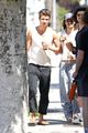 shawn mendes stops by juice bar with friends in weho 07
