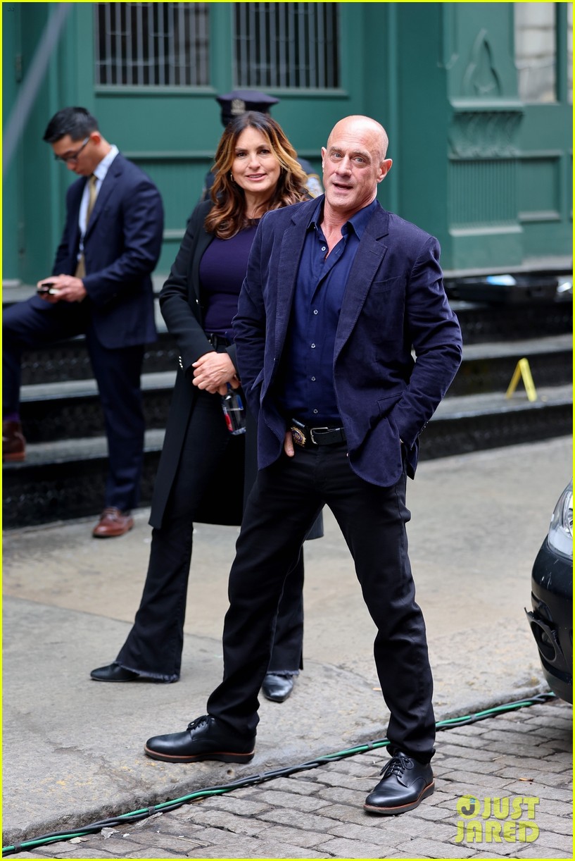 Mariska Hargitay & Christopher Meloni Reunite with Kelli Giddish For