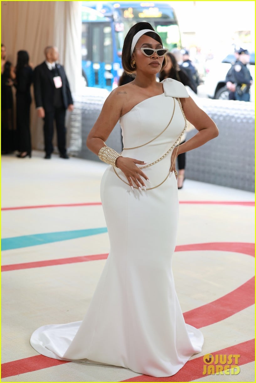 Vogue’s Met Gala Carpet Hosts - La La Anthony, Chloe Fineman 