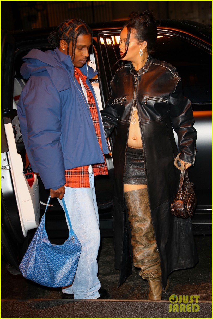 Pregnant Rihanna Wears Full Leather Look on Date Night with AAP Rocky(02)