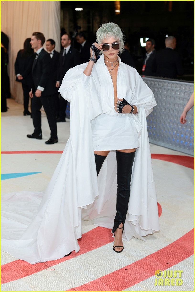 Cara Delevingne Pays Homage to Karl Lagerfeld with Met Gala 2023 Outfit Photo 4927846 Cara