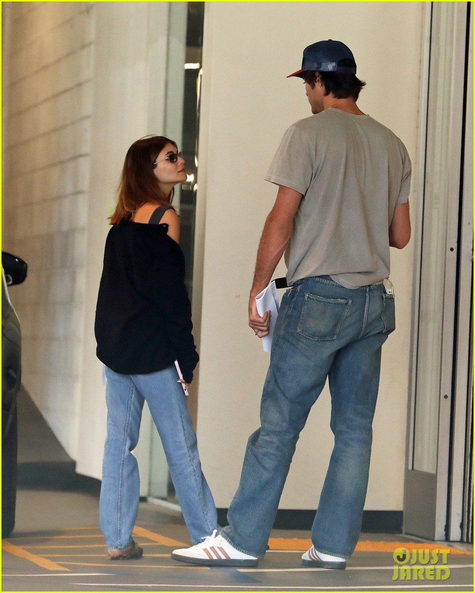 Jacob Elordi & Olivia Jade Are Still Going Strong, Flaunt PDA During L