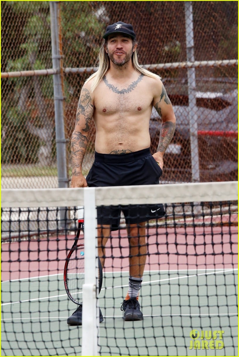 Shirtless Pete Wentz Enjoys a Tennis Match, Shows Off His Long Blonde