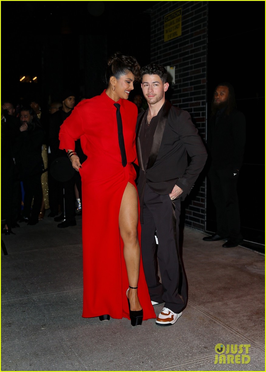 Florence Pugh & Ashley Park Partied Together After the Met Gala with