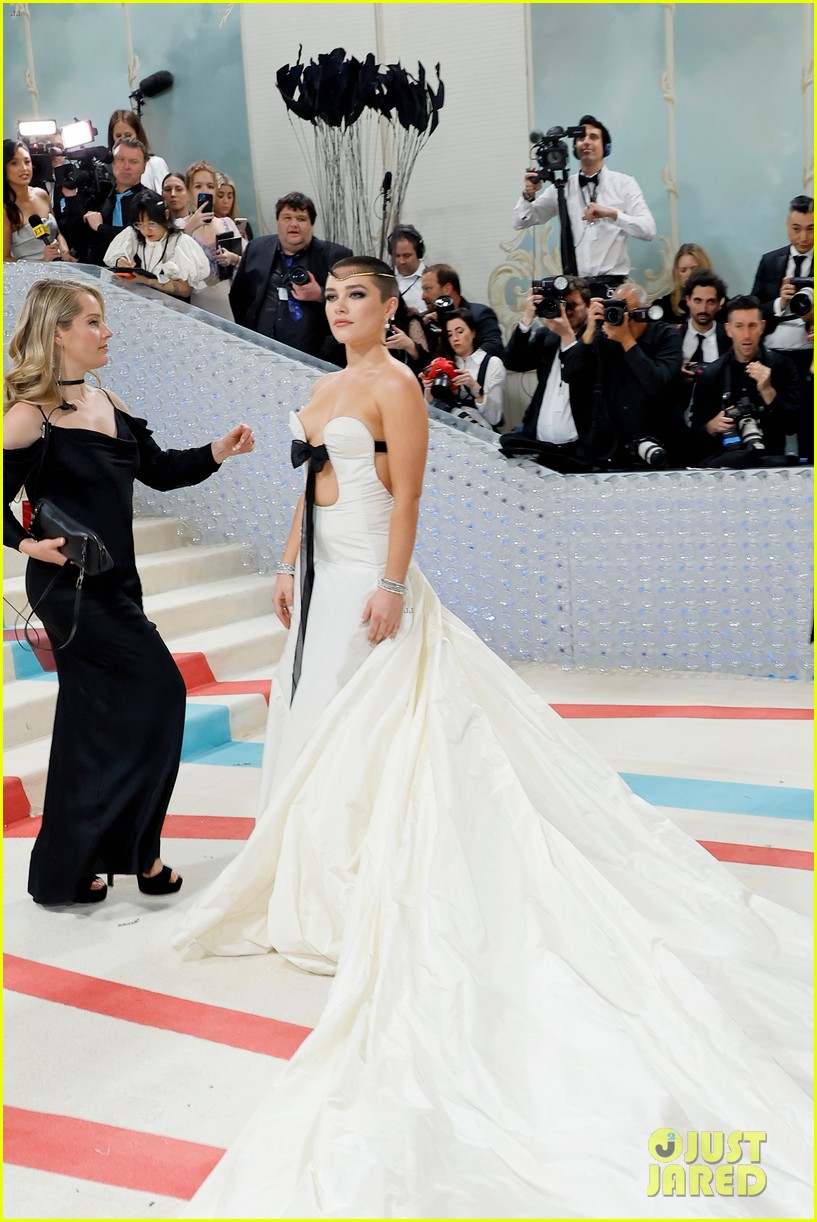 Florence Pugh Shaves Her Head for Dramatic Valentino Met Gala 2023 Look