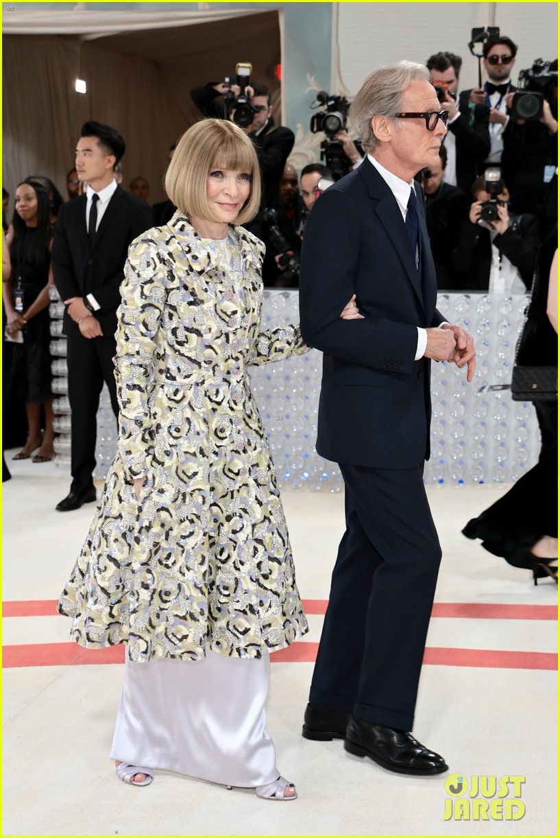 Anna Wintour & Bill Nighy Make Red Carpet Debut at Met Gala 2023 After(01)