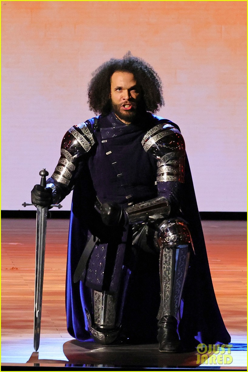 Broadway's 'Camelot' Cast, Including Phillipa Soo, Performs Medley of