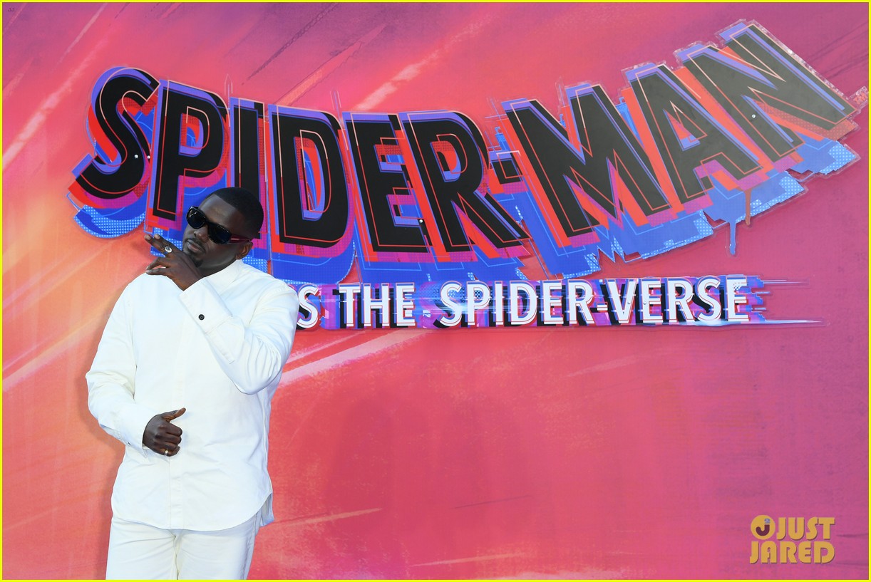 Photo: hailee steinfeld across the spider verse gala screening 11