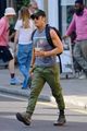 justin theroux shows off his muscles on coffee run in london 03