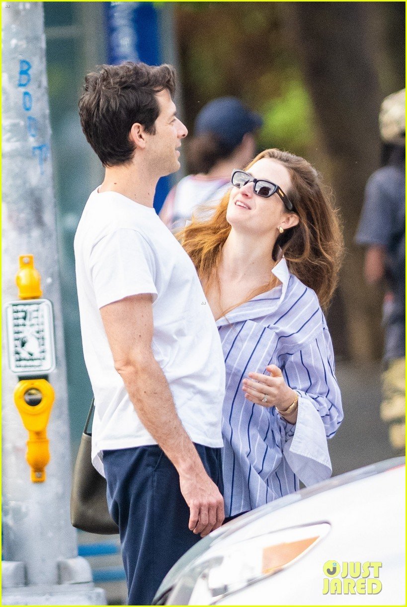 Mark Ronson & Wife Grace Gummer Meet Up with a Friend for Dinner in NYC