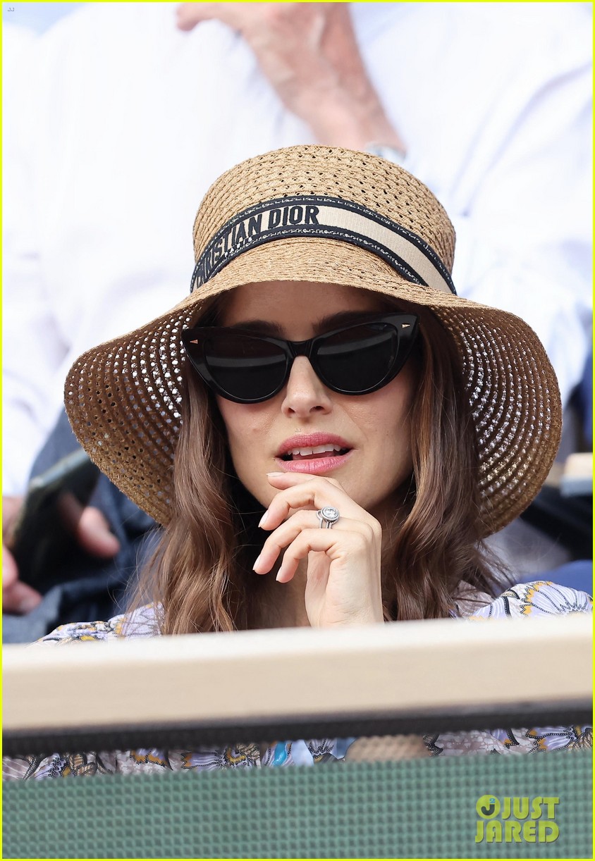 Natalie Portman Appears to Wear Wedding Ring Amid Benjamin Millepied