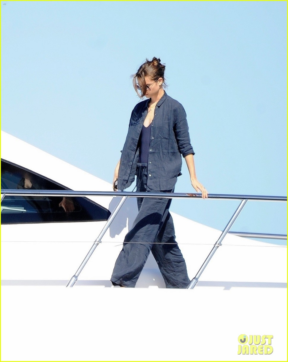 Leonardo DiCaprio Vacations with Model Meghan Roche, 22, in Ibiza ...