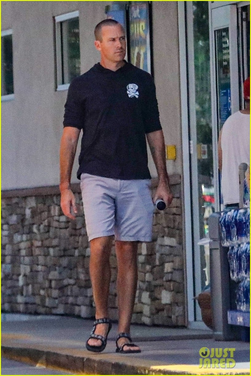 Armie Hammer Shaves His Head, Debuts Fresh New Haircut While Out in Los