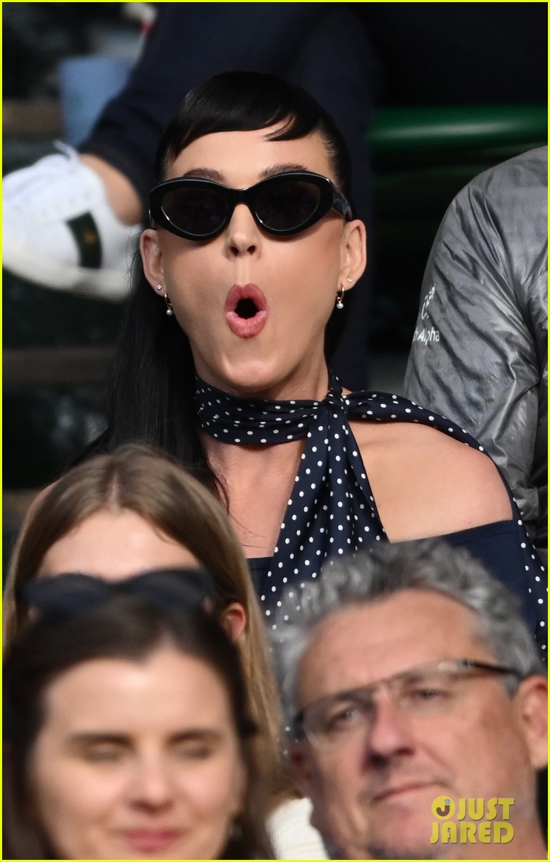 Katy Perry & Orlando Bloom Share A Courtside Kiss at Wimbledon 2023