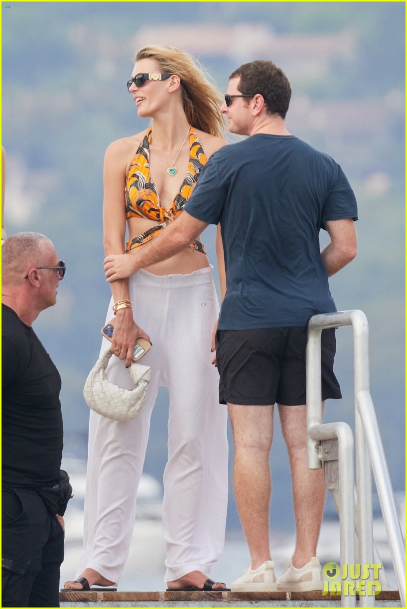 Leonardo DiCaprio Brings Mom Irmelin to Club 55 in SaintTropez With