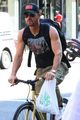 justin theroux wears selena gomez t shirt in nyc 02