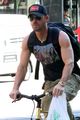 justin theroux wears selena gomez t shirt in nyc 03