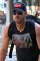 justin theroux wears selena gomez t shirt in nyc 05