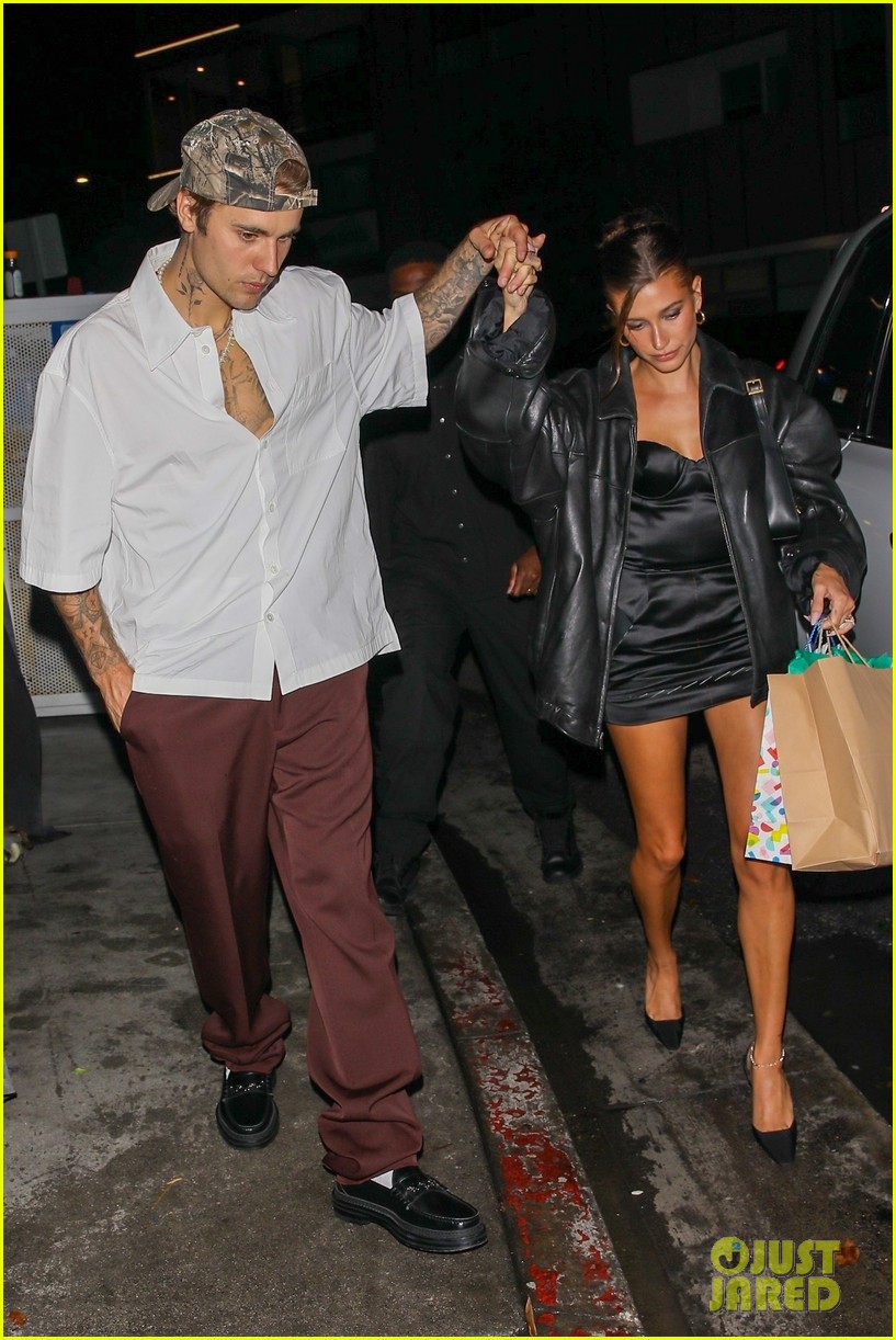 Justin Bieber Grabs Dinner With Wife Hailey Amid Rumors Surrounding ...