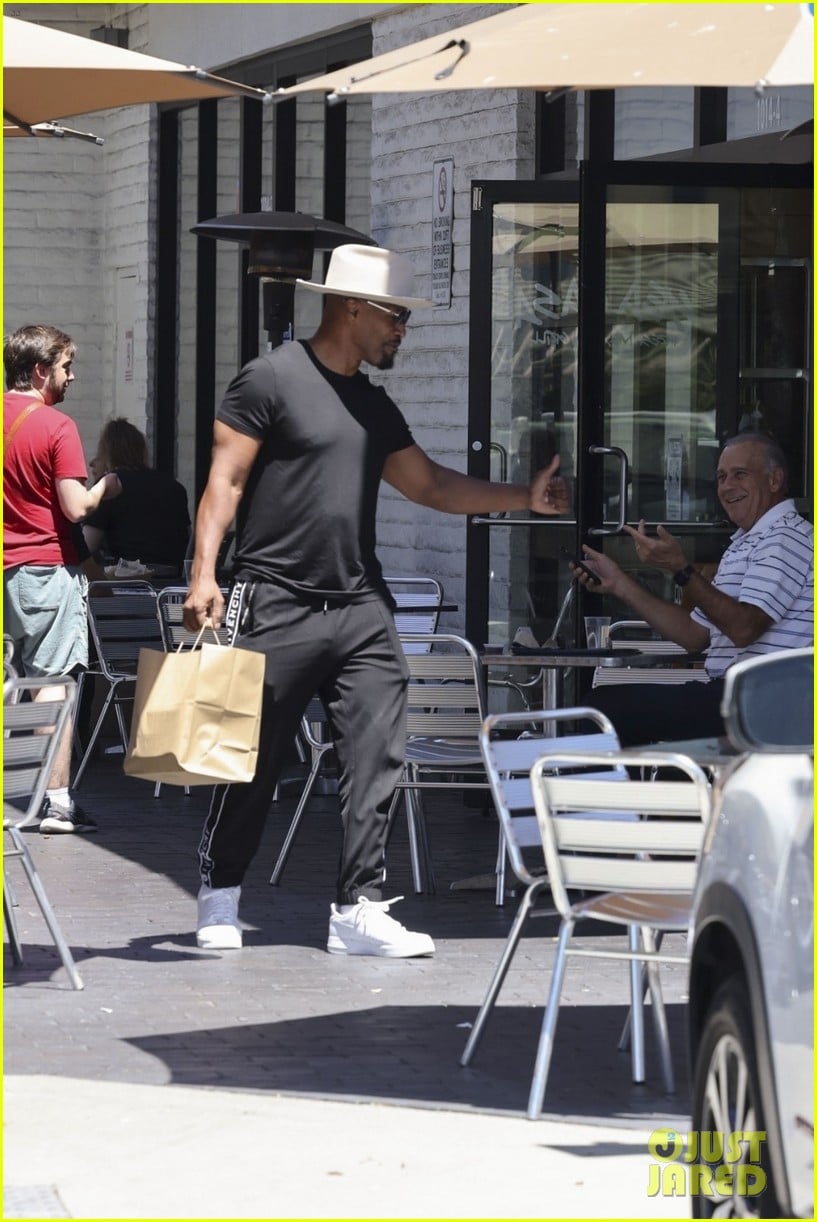 Jamie Foxx Looks Happy & Healthy in New Photos After Recent Medical