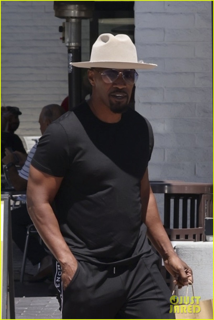 Jamie Foxx Looks Happy & Healthy in New Photos After Recent Medical