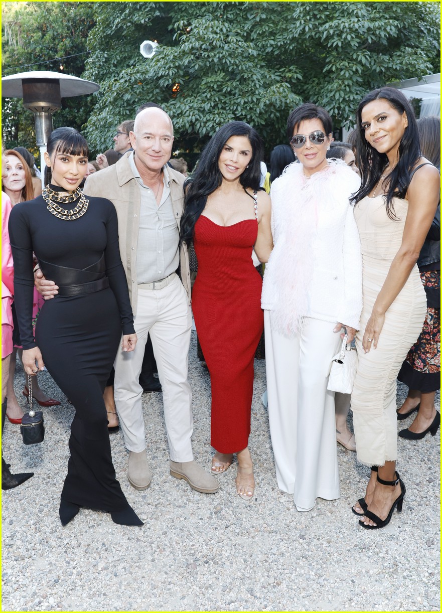 Kim Kardashian & Kris Jenner Mingle with Meghan Markle's Mom Doria(02)