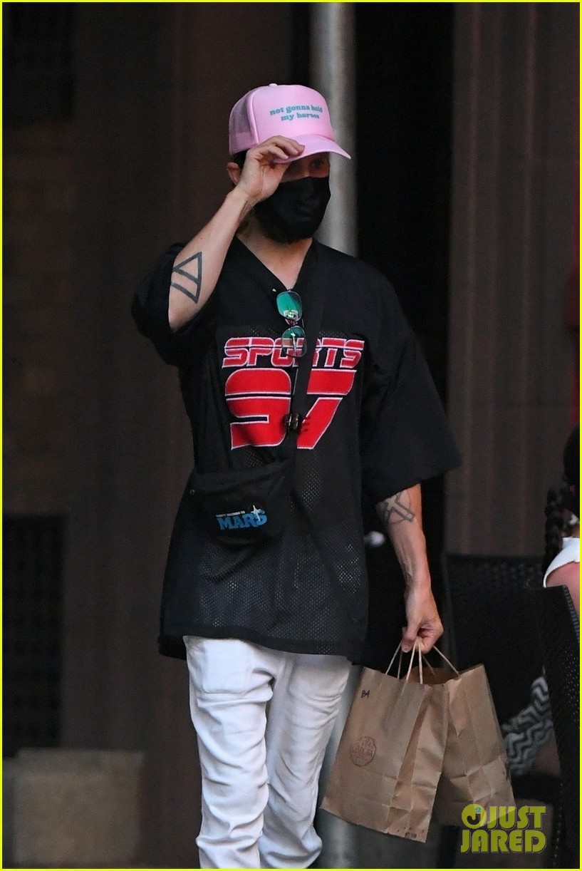 Jared Leto Spotted with Rumored Girlfriend Thet Thinn in New York City(02)