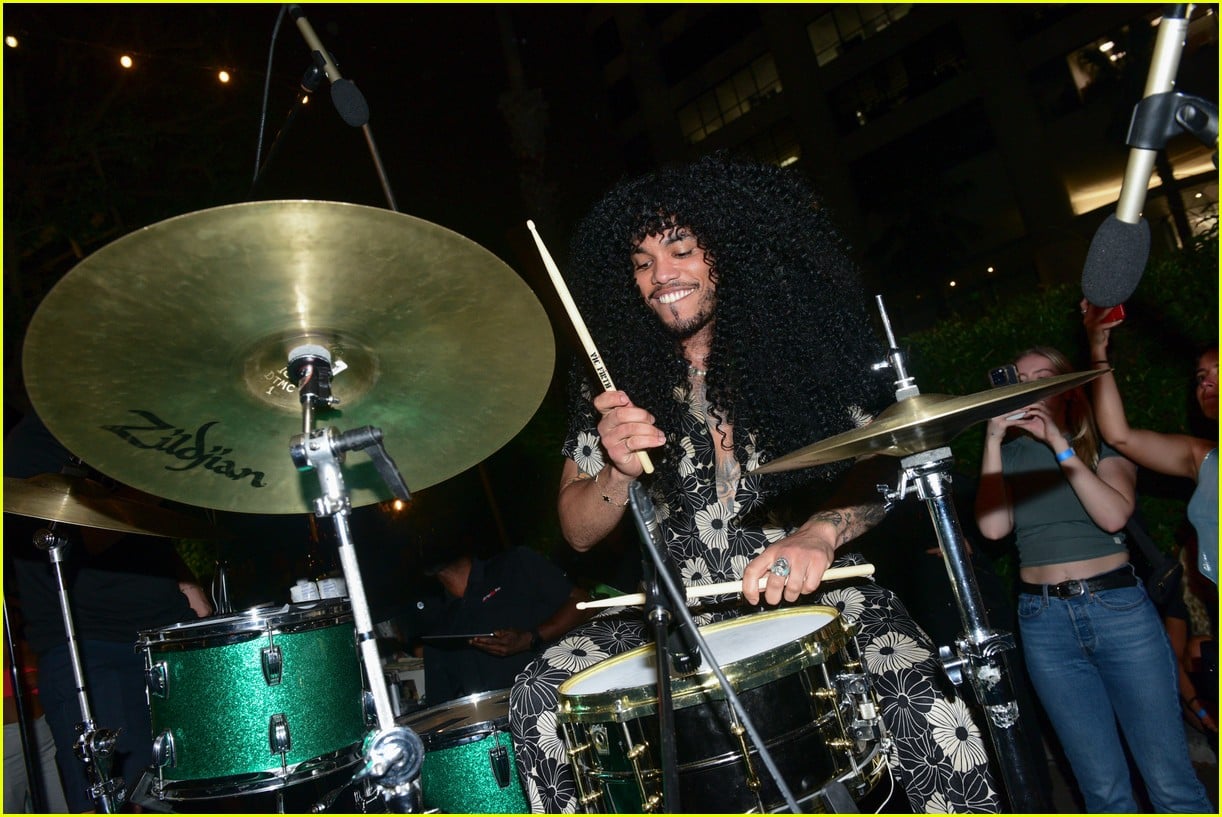 Jason Momoa & Eva Longoria Team Up to Support Maui Relief Efforts at