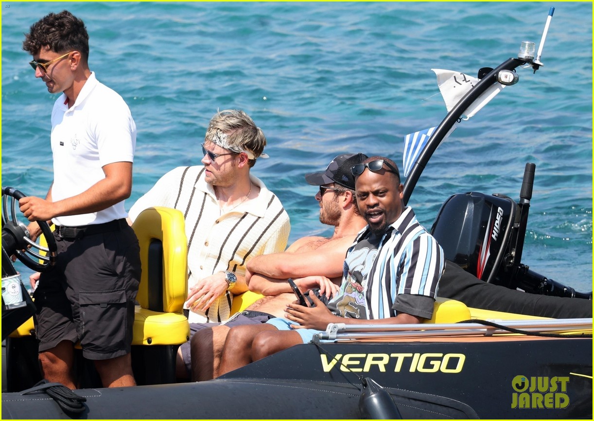 Glen Powell Goes Shirtless During Yacht Day in Mykonos: Photo 4961015