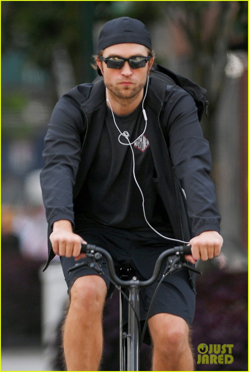 robert pattinson bike