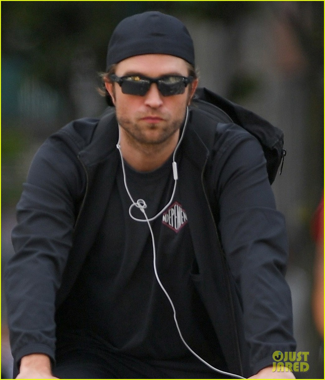 robert pattinson bike