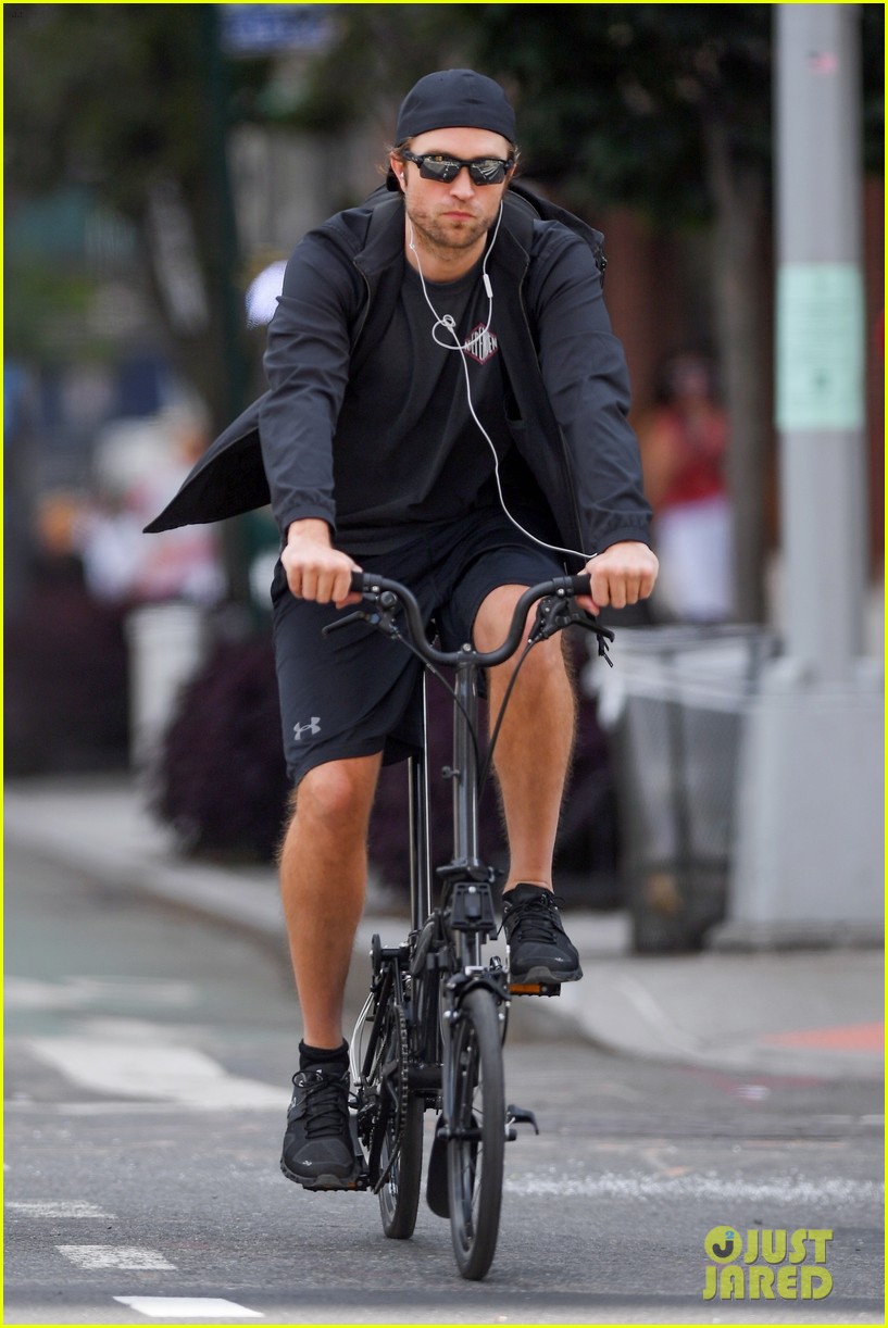 robert pattinson bike
