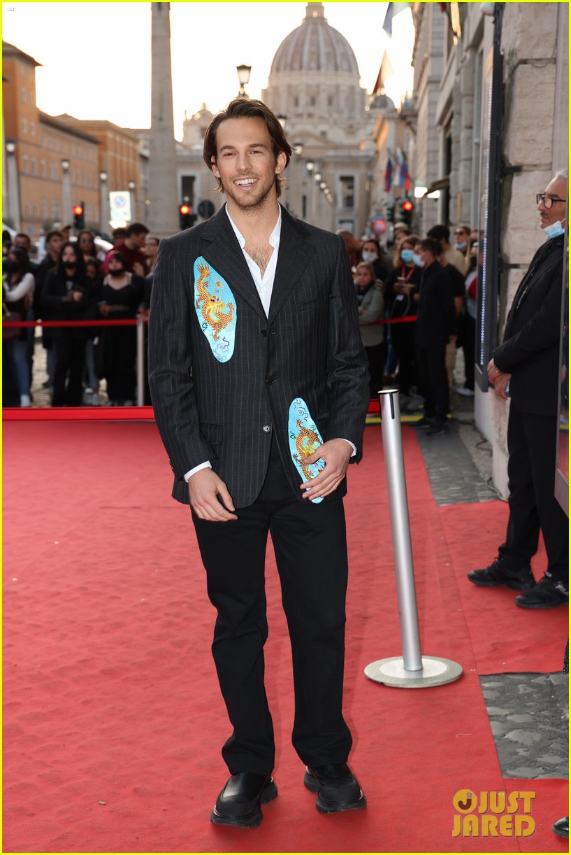 Who Is Sebastiano Pigazzi? Meet the Hunky New 'And Just Like That' Love Interest, Giuseppe