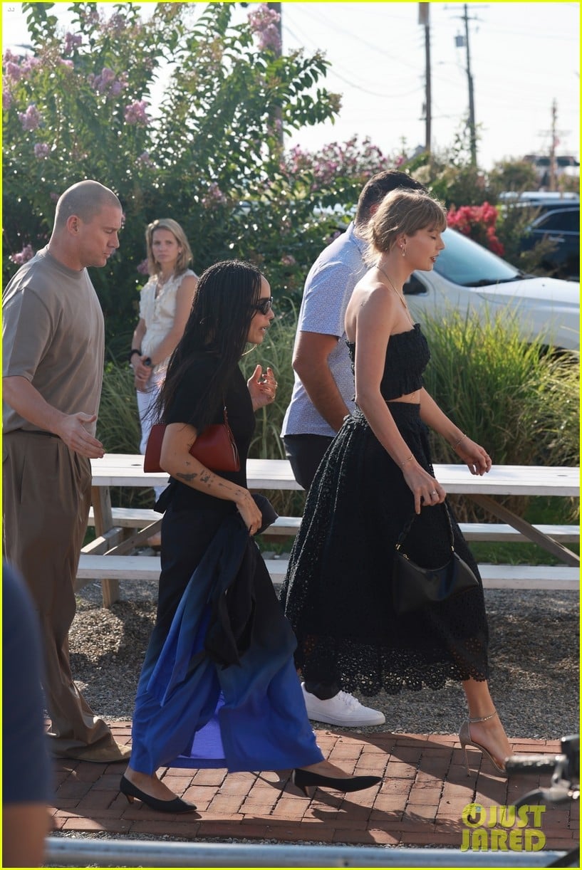 Taylor Swift Joins Cara Delevingne Lana Del Rey More Stars Attend taylor-swift-joins-cara-delevingne-lana-del-rey-more-stars-attend