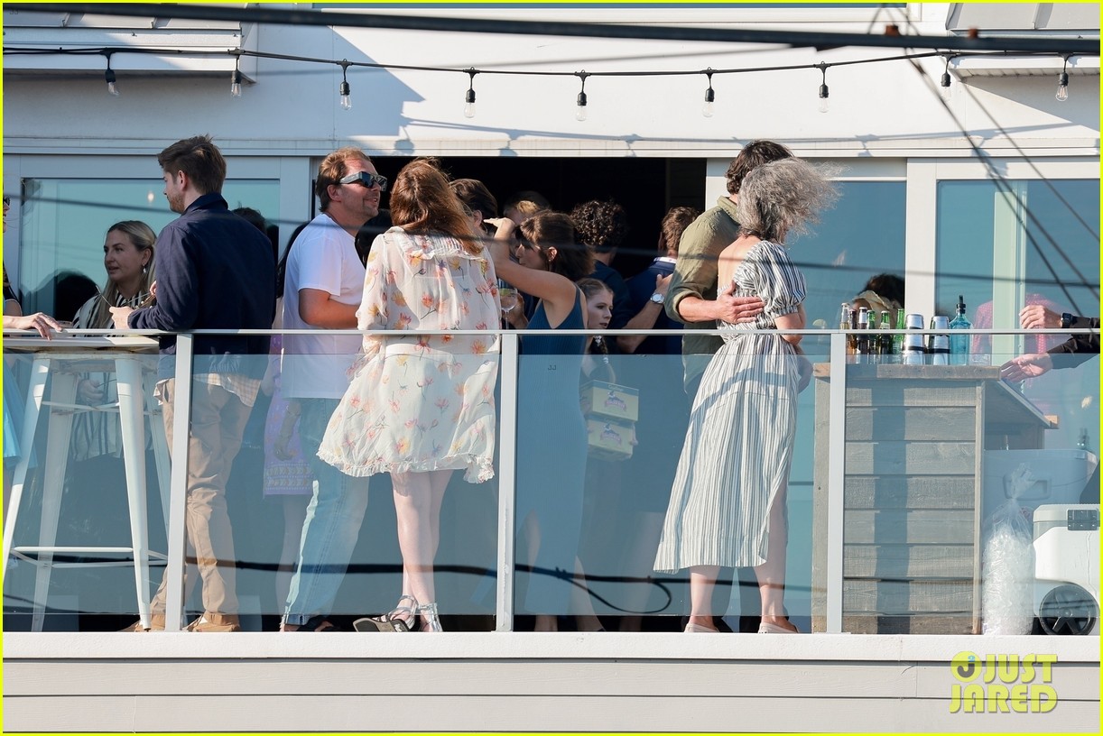 Taylor Swift Joins Cara Delevingne, Lana Del Rey, & More Stars Attend