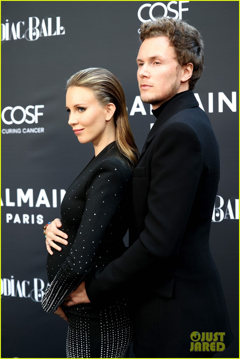 Barron Hilton & Wife Tessa Announce They're Expecting Baby No. 3 at