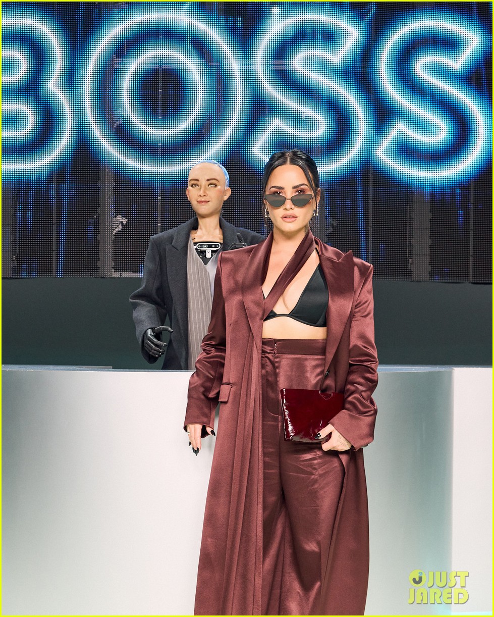 Gigi Hadid & Ashley Graham Walk the Runway in BOSS' Fashion Show in