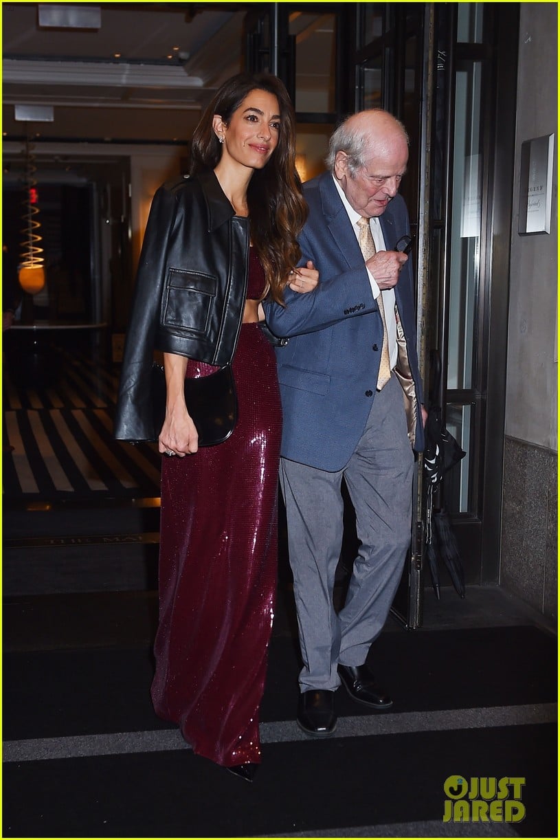 & Amal Clooney Step Out To Dinner With Their Family in NYC
