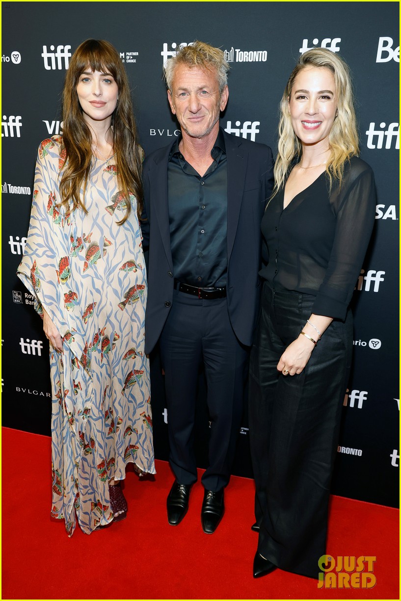 Dakota Johnson & Sean Penn Attend Premiere of Their Cab Ride Movie