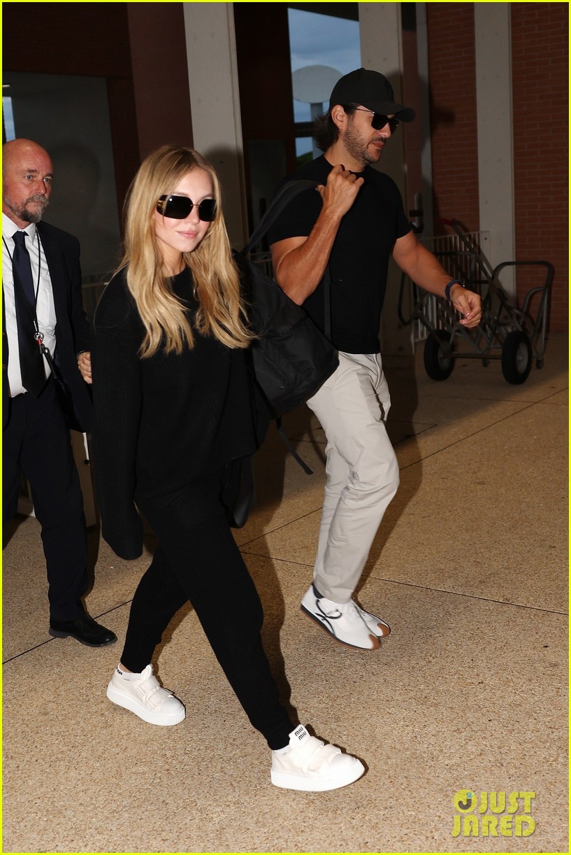 Sydney Sweeney & Fiancé Jonathan Davino Head to London After Busy Few