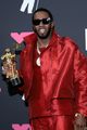 diddy honored with global icon award at vmas 05