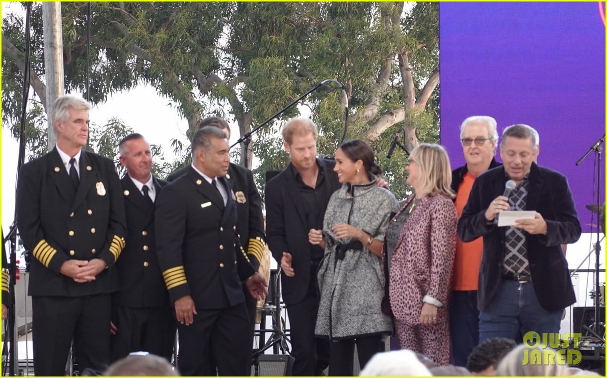 Prince Harry & Meghan Markle Show Their Support at Kevin Costner's  One805LIVE! Fall 2023 Fundraiser: Photo 4971427 | Kevin Costner, Meghan  Markle, Oprah Winfrey, Prince Harry Photos | Just Jared: Entertainment News