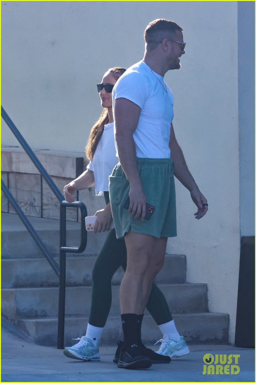 Cute Couple Minka Kelly & Dan Reynolds Spotted Holding Hands During a