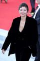 cailee spaeny peter sarsgaard win big at venice film festival 11