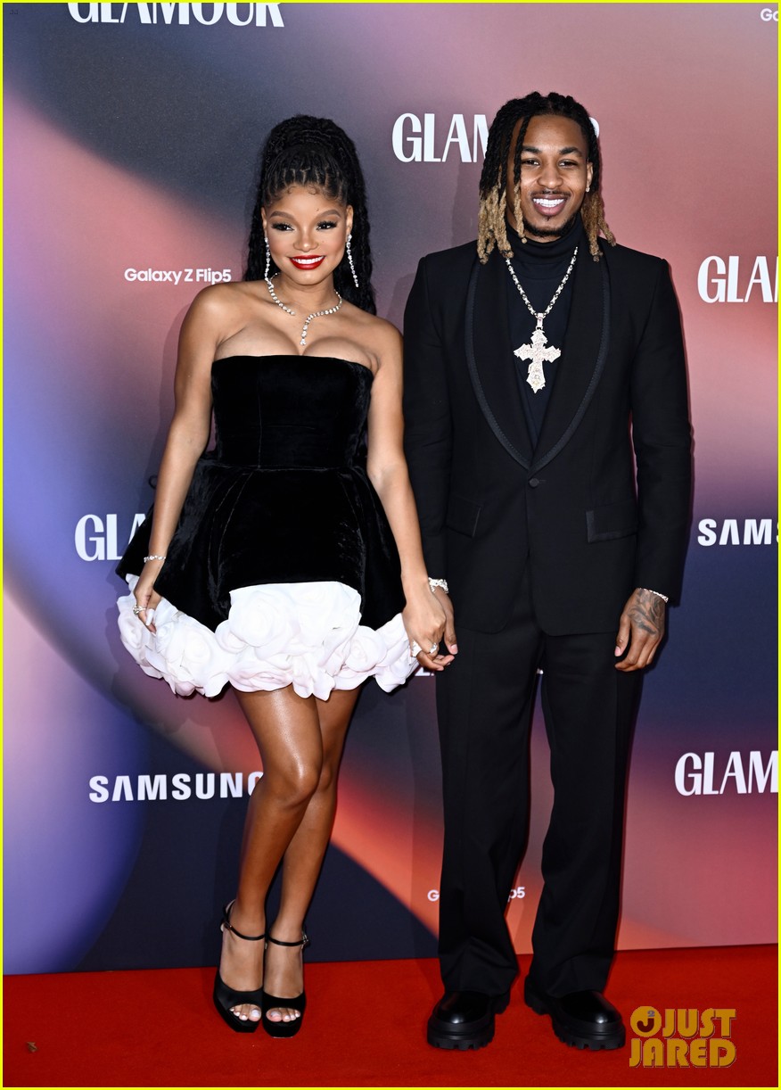 Halle Bailey Stuns on Red Carpet with Boyfriend DDG at Glamour Women of(02)
