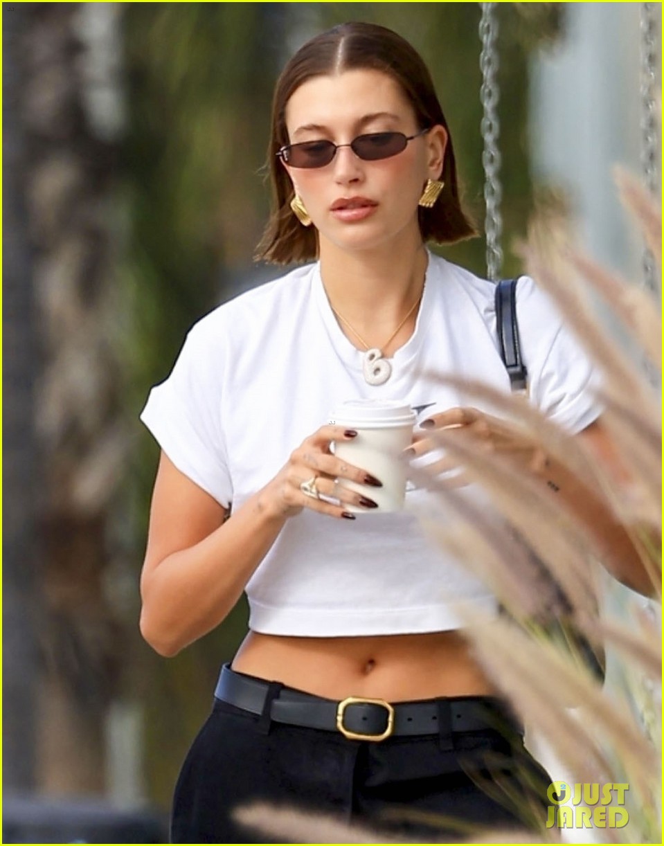 Photos for: The Biebers are grabbing a late breakfast. 